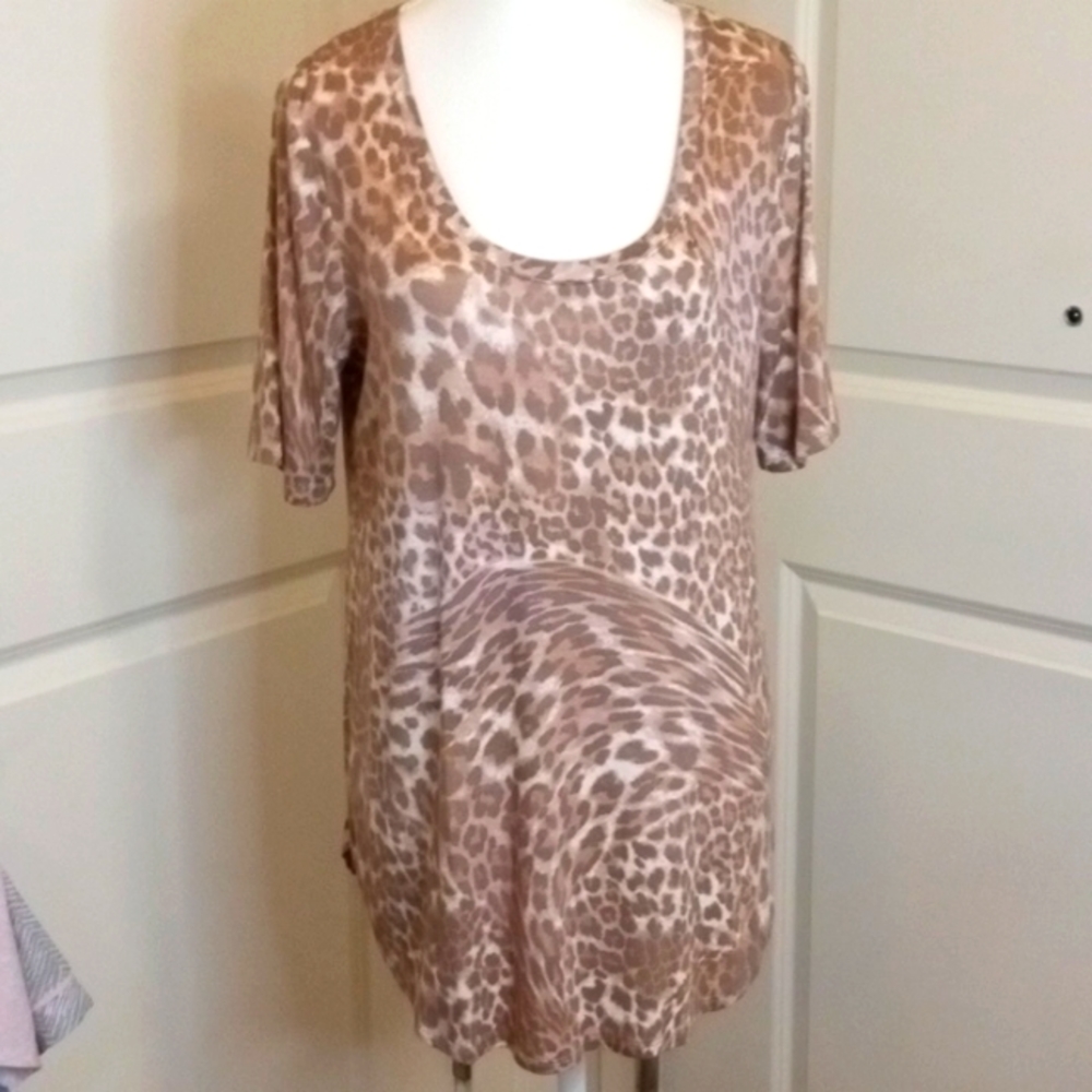 24/7 Maurices Medium animal print tunic.  NWT